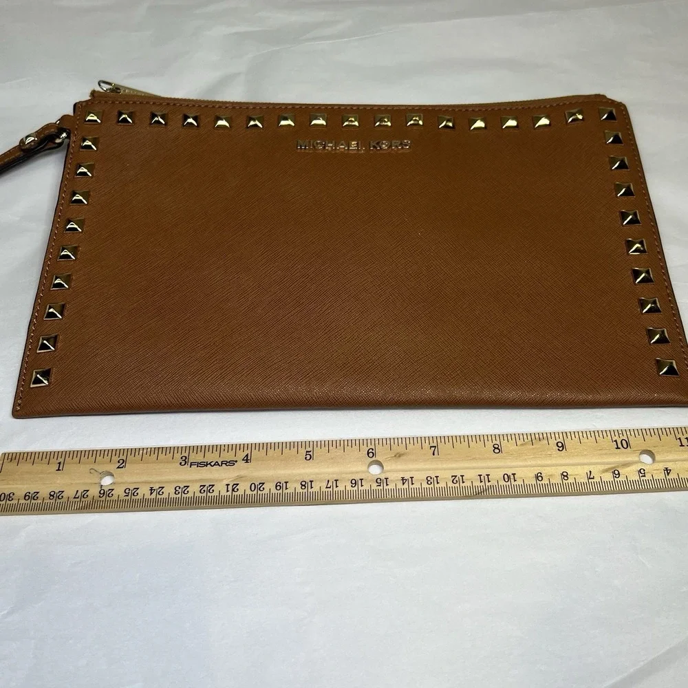 Michael Kors Jet Set Brown‎ XL Travel Clutch Wristlet Leather Handbag Studded - Picture 7 of 7